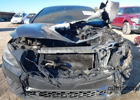 2017 Volvo S60 T6 R-Design Platinum из США, поврежденный, VIN YV149MTSXH2432231